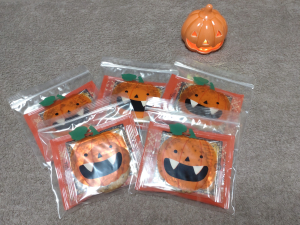 ハロウィンお菓子プレゼント