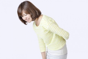 腰から背中がガチガチに