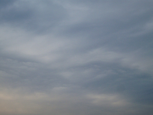 天気が悪いと気分が沈みますね